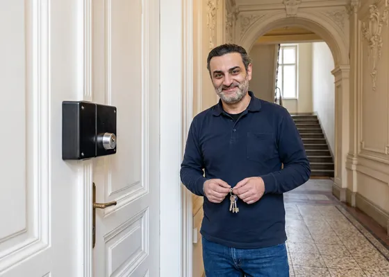 Zusatzschloss mit Rundzylinder von Schlüsseldienst-Sofort Wien — zweiter Verriegelungspunkt für Wohnungstür
