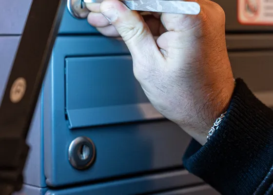 Postkastenschloss Rundzylinder von Schlüsseldienst-Sofort Wien — Briefkastenschutz für Wiener Altbauten